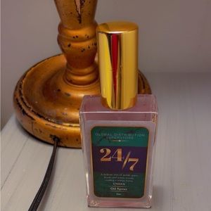 A delicate mix of gentle spice, florals, and warm woods, evoking a serene forest